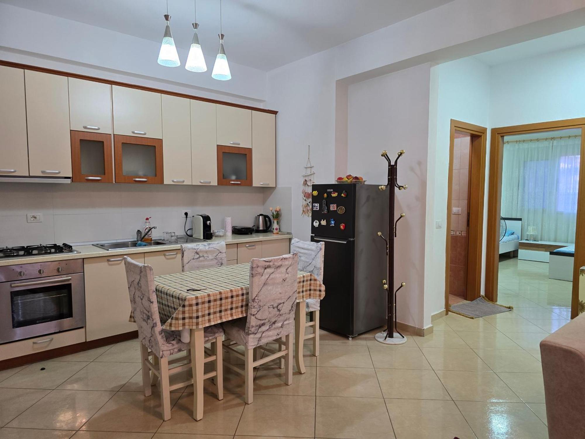 Leilighet Modern , Quiet , Family Friendly & Fully Furnished Vlorë